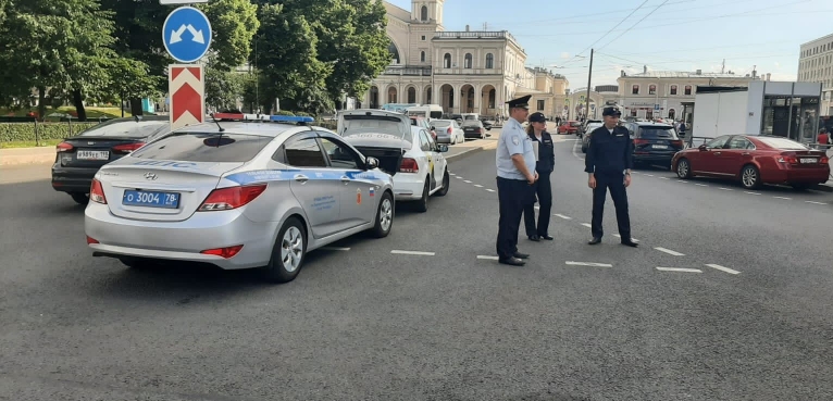В Петербурге полицейские провели профилактическое мероприятие «Такси»