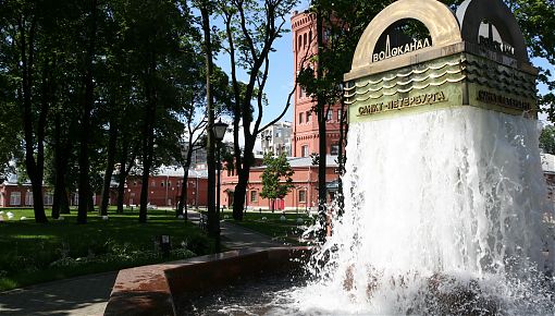 Петербургский Водоканал реконструирует сети водоснабжения и канализации в Петергофе