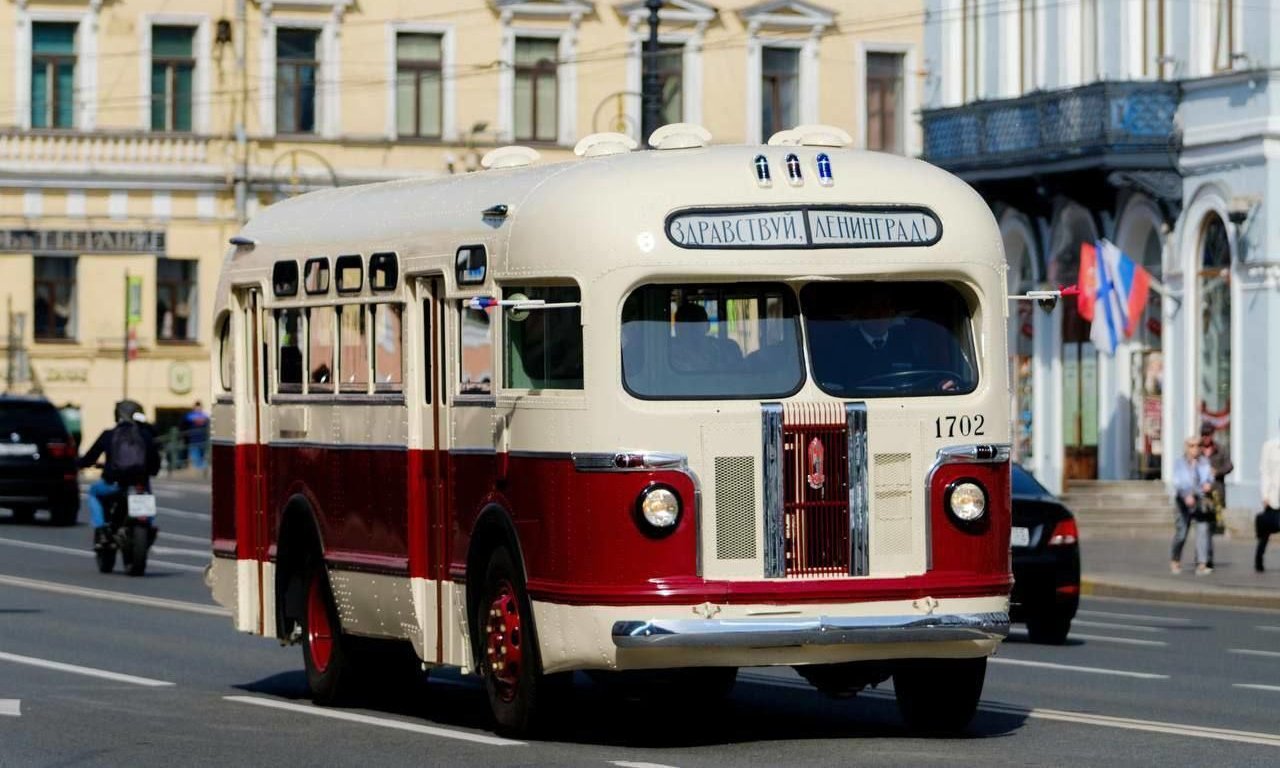 На заседании Экспертного совета Политехнического музея в Москве было принято решение о присвоении автобусу ЗИЛ-155Г из коллекции петербургского «Пассажиравтотранса» статуса памятника науки и техники России. 