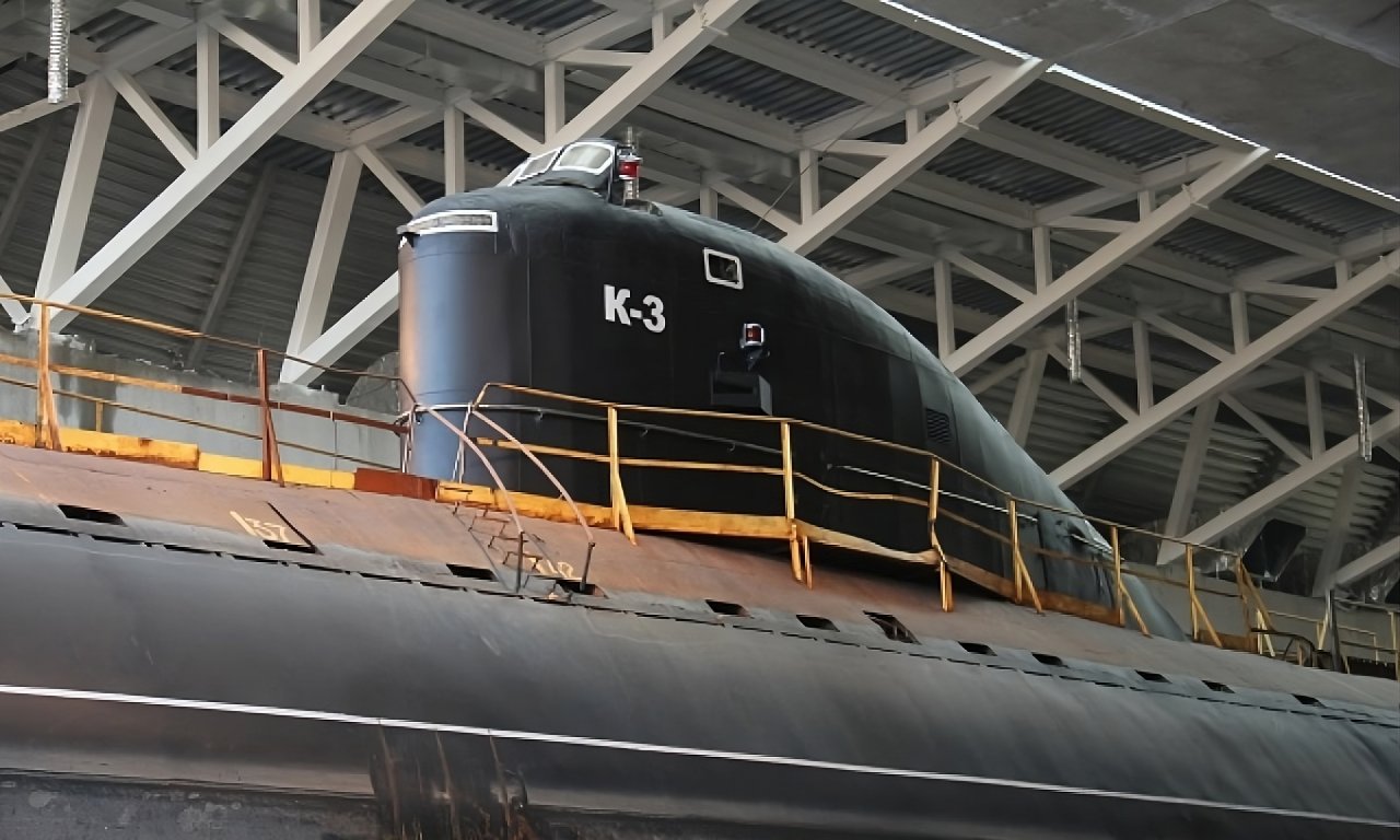Атомная подводная лодка К-3 «Ленинский комсомол» открыта для посетителей в Кронштадте. 