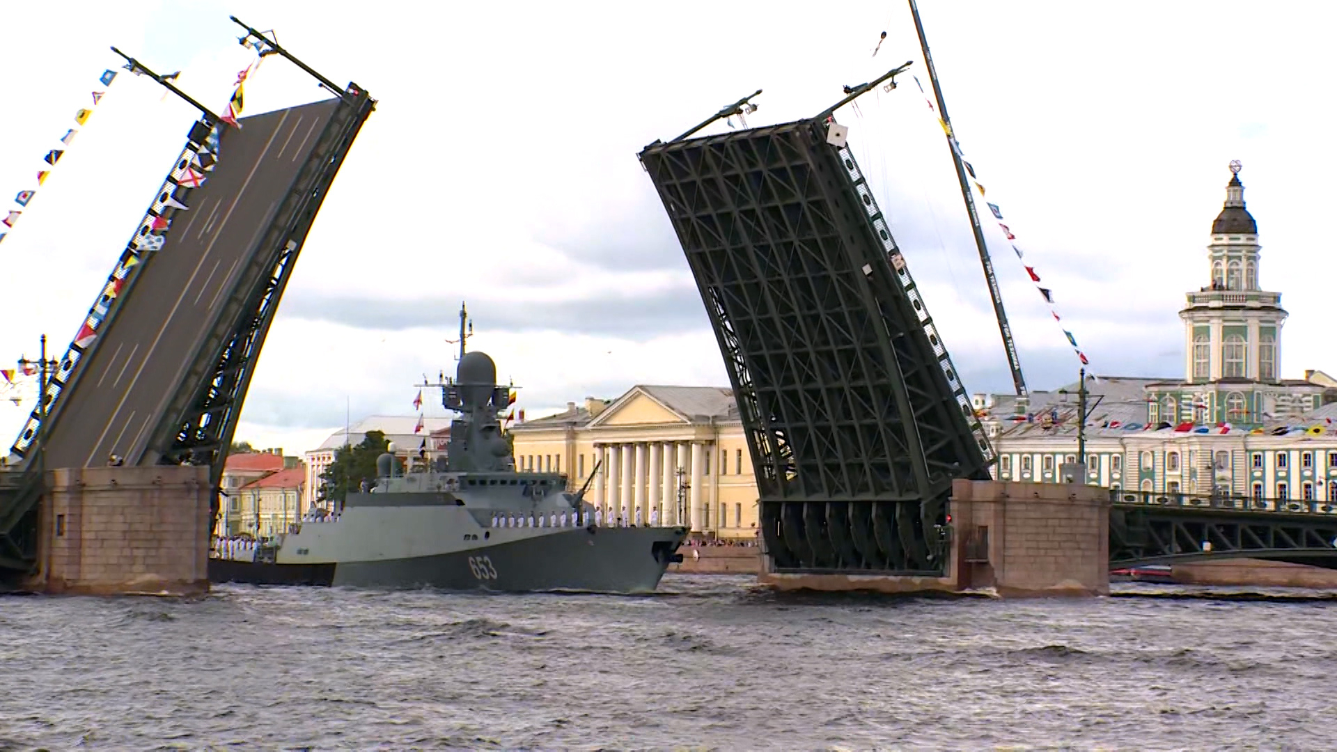 Военно-морской парад в Петербурге: репетиция