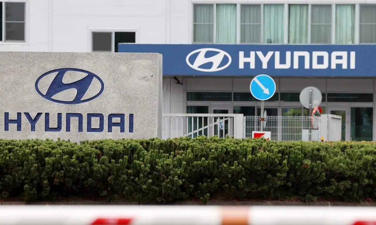 Компания Hyundai окончательно оформила продажу своего завода в Санкт-Петербурге российской группе «АГР» (дочерней компании «Арт-Финанс»).