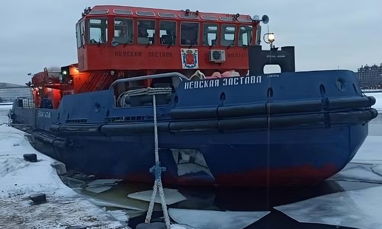 В Санкт-Петербурге планируется ввести в эксплуатацию новый ледокол «Нарвская застава», который будет работать в составе природоохранной аварийной службы города. 