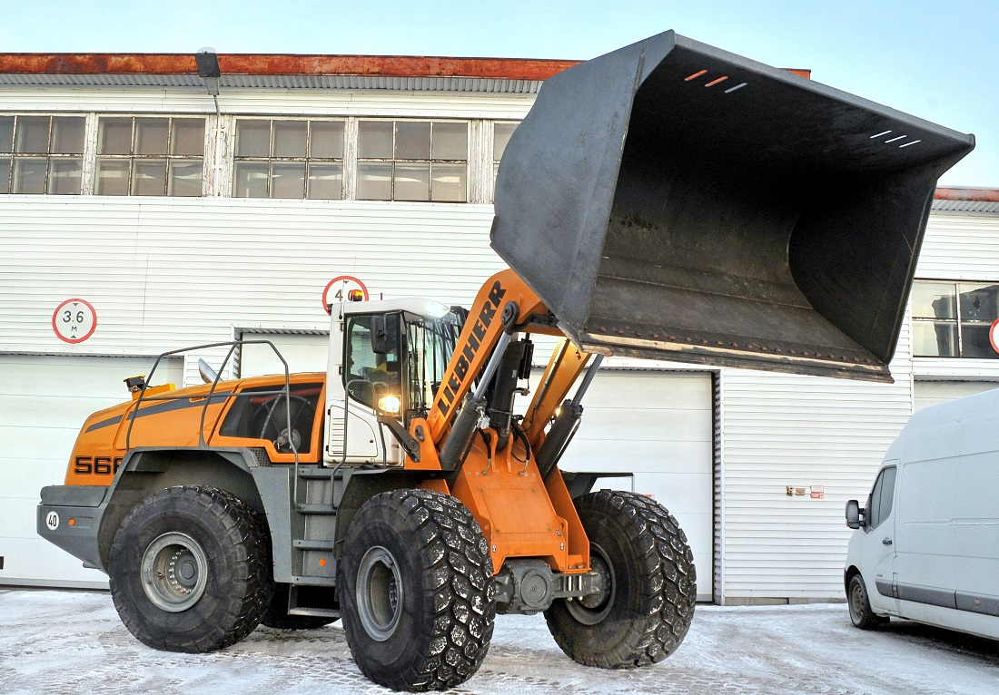 Современные погрузчики Liebherr теперь будут работать в Мурманском морском  торговом порту