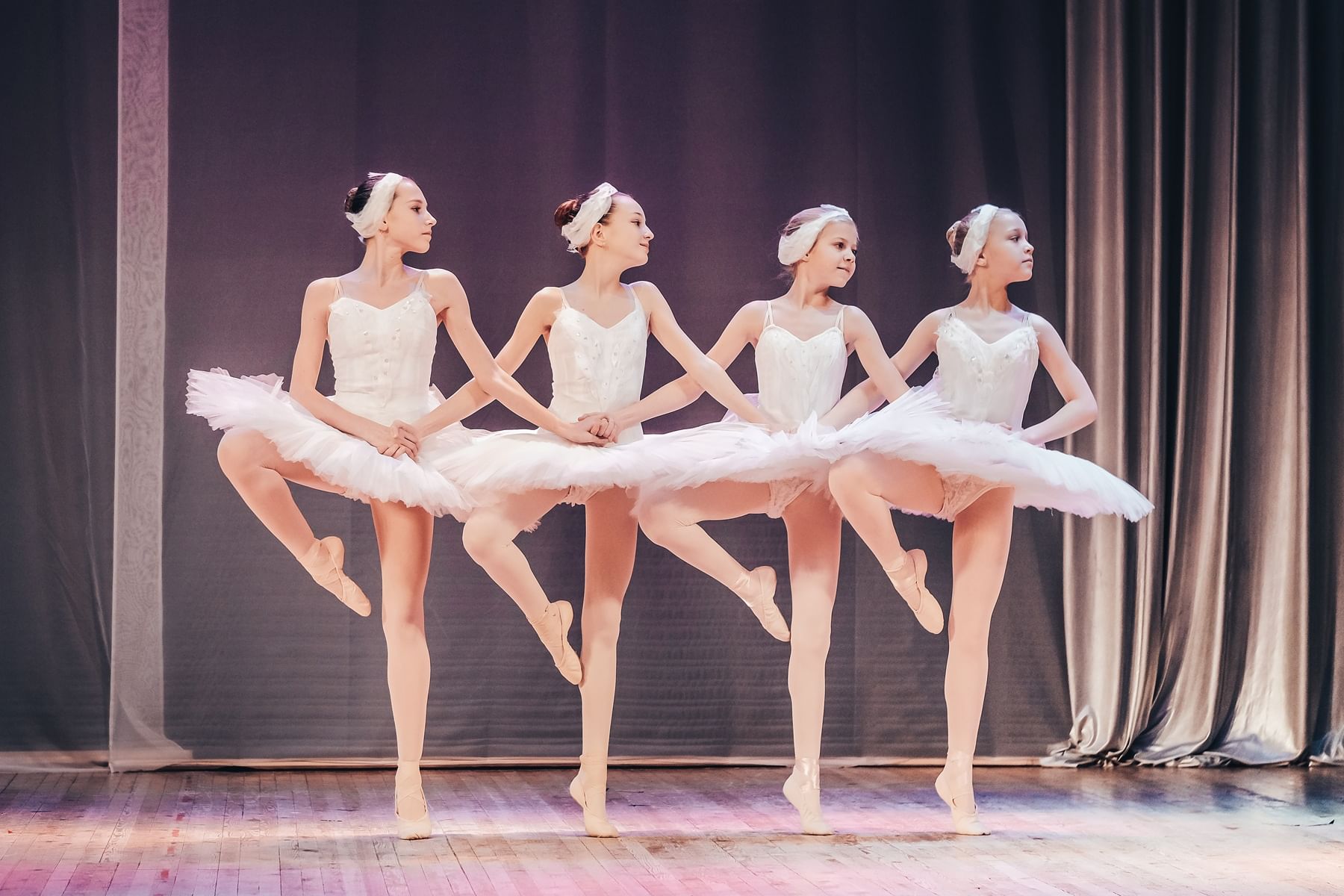 Ballet day. 19 Октября день балета. Балет 2022. День балета 7 февраля. Международный день балета 2021.