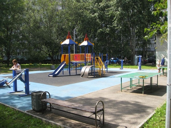 Почти 6 млрд рублей выделили в Петербурге на обновление детских и спортплощадок