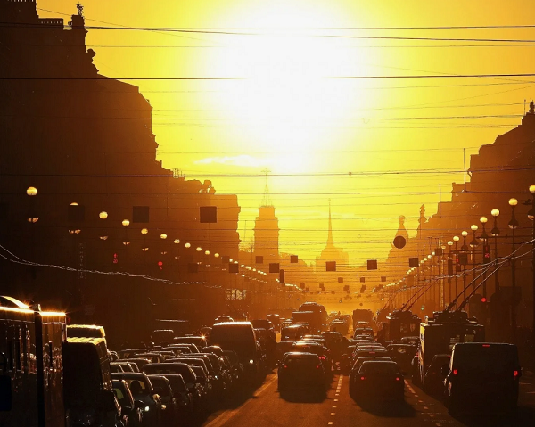 «Желтый» уровень погодной опасности объявлен в Петербурге из-за жары