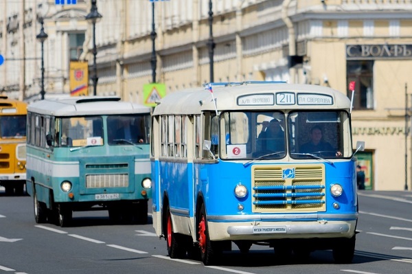 В центре Петербурга перекроют движение из-за фестиваля «ТранспортФест» и парада ретроавтомобилей