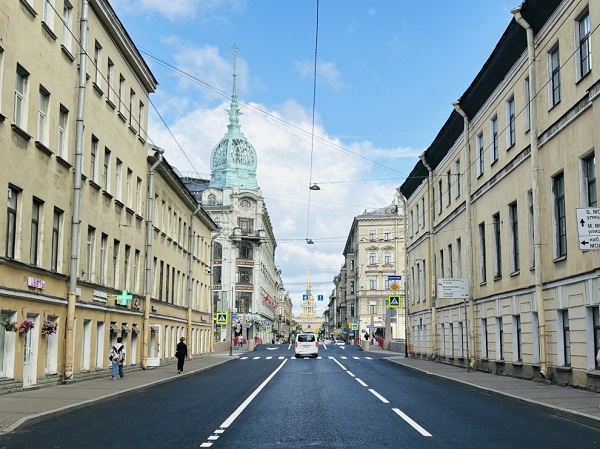 В Петербурге по нацпроекту отремонтировано более 400 км улиц и набережных