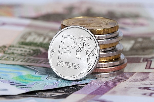 Прожиточный минимум в Петербурге планируют увеличить до 19 329 рублей