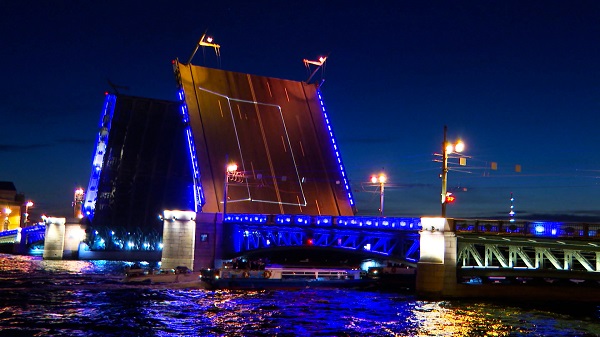 В Петербурге стартует сезон «Поющих мостов»