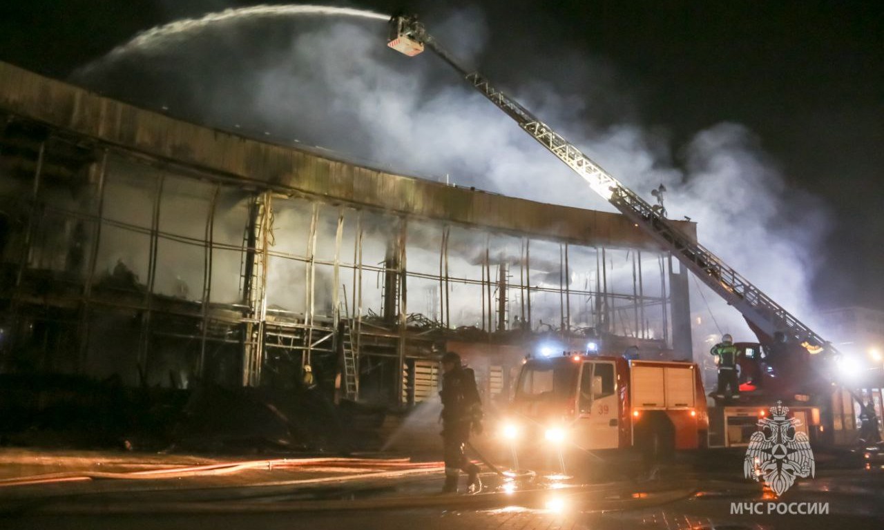 В ночь на 17 сентября в Санкт-Петербурге произошел крупный пожар в здании на Бухарестской улице