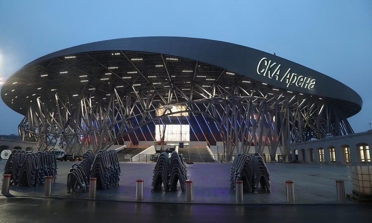 Самая большая хоккейная арена ждет первых гостей в Петербурге