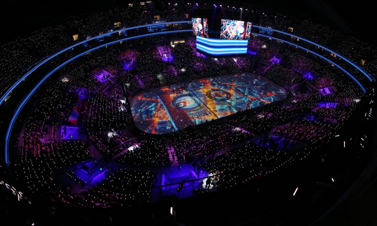 В воскресенье состоялся дебют нового домашнего стадиона хоккейного клуба СКА — «СКА Арены». В рамках матча регулярного чемпионата КХЛ санкт-петербургский клуб принимал на своем льду команду «Сочи». 