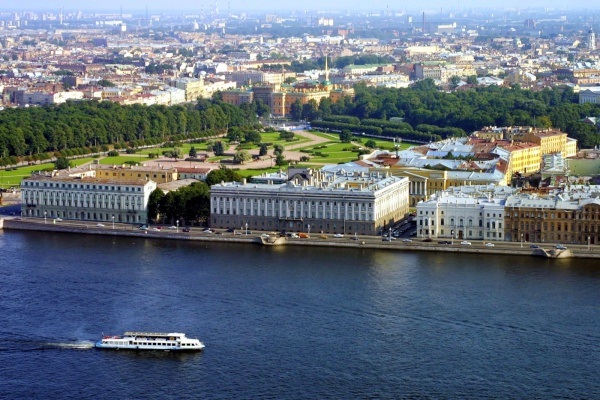 В первом полугодии 2024 года Петербург посетили 5 млн туристов
