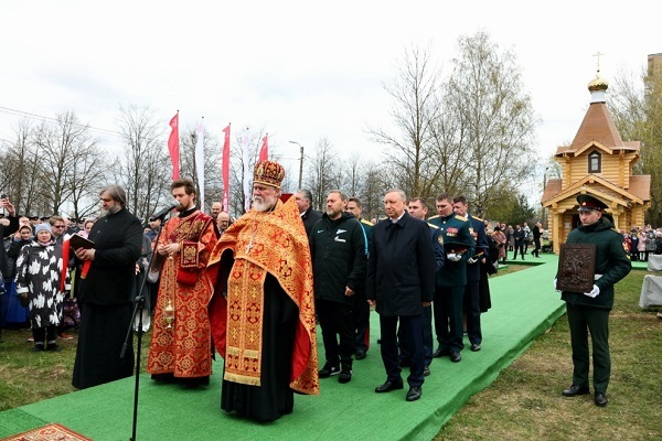В Пушкине освятили поклонный крест на месте будущего храма Георгия Победоносца