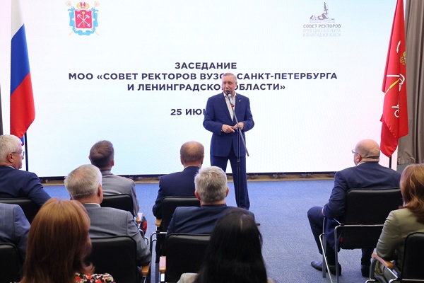 Субсидии, премии и стипендии на развитие науки и образования в Петербурге увеличены почти в два раза